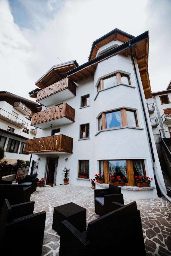 Atelier Della Montagna Bed & Breakfast Zambla Alta Exterior photo
